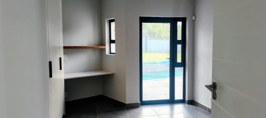 4 Bedroom Property for Sale in Beacon Bay Eastern Cape